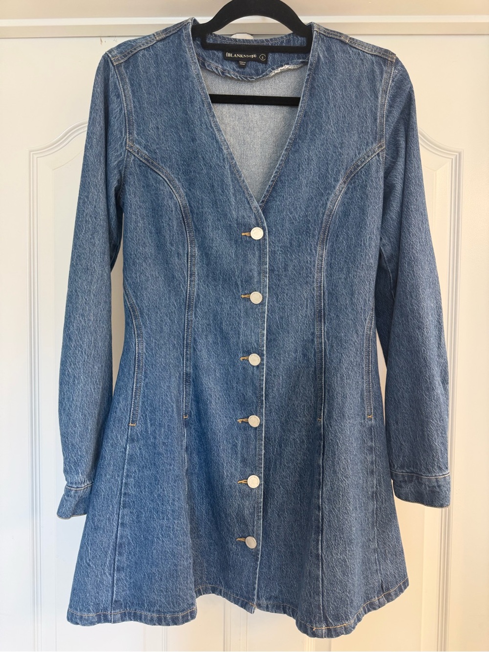 ✅ NWOT Blank NYC Denim V-Neck Button Front Long Sleeve Mini Dress size S - Picture 4 of 15